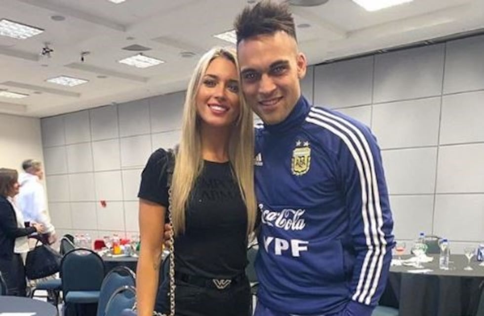 La novia de Lautaro Martínez mostró cómo lo espera en la cama
