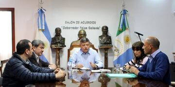 Tras una reunión, se decidió que el próximo 28 de octubre se celebren las elecciones en Villa Río Bermejito\u002E (Foto: @domingopeppo)