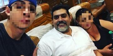 El principal sospechoso, Juan Jesús Fernández, junto a su hijo y a su esposa (Web)
