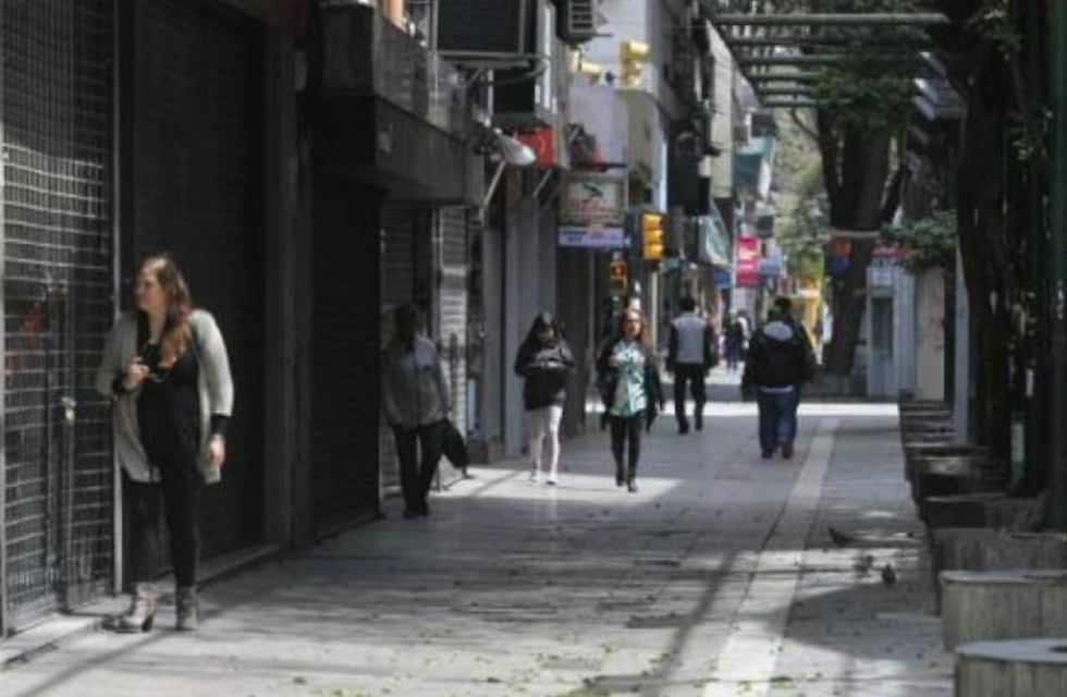 Qué abre y qué no abre este lunes por el Día del Empleado de Comercio