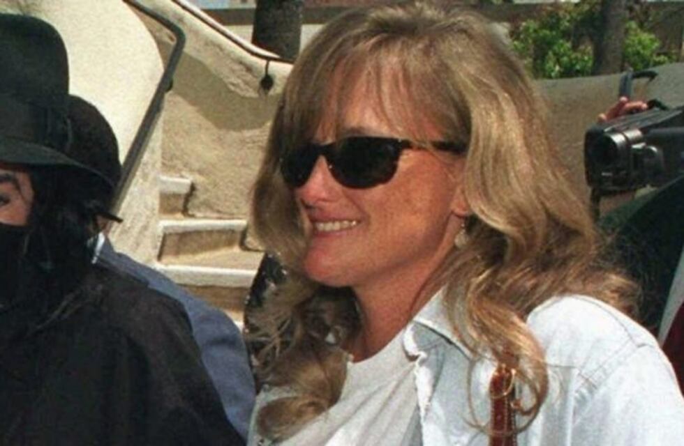La exesposa de Michael Jackson asegura que los hijos del cantante son de un donante de esperma