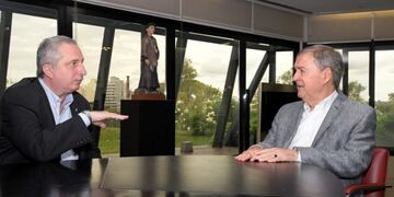 Hugo Passalacqua y el gobernador de Córdoba Juan Schiaretti\u002E (Prensa)