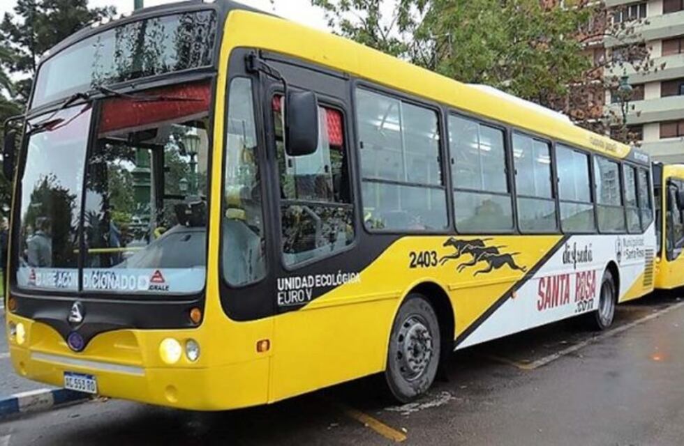Autobuses Santa Fe amenaza con dejar el servicio si no recibe ayuda