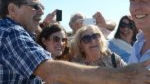 DYN06, ENTRE RIOS 17/12/2016, EL PRESIDENTE MAURICIO MACRI INAUGURu00d3 ESTA MAu00d1ANA OBRAS VIALES EN LA LOCALIDAD ENTRERRIANA DE URDINARRAIN ACOMPAu00d1ADO POR EL GOBERNADOR DE ENTRE Ru00cdOS, GUSTAVO BORDET Y POR EL INTENDENTE LOCAL, ALBERTO MORNACCO.nFOTO:DYN/PRESIDENCIA.