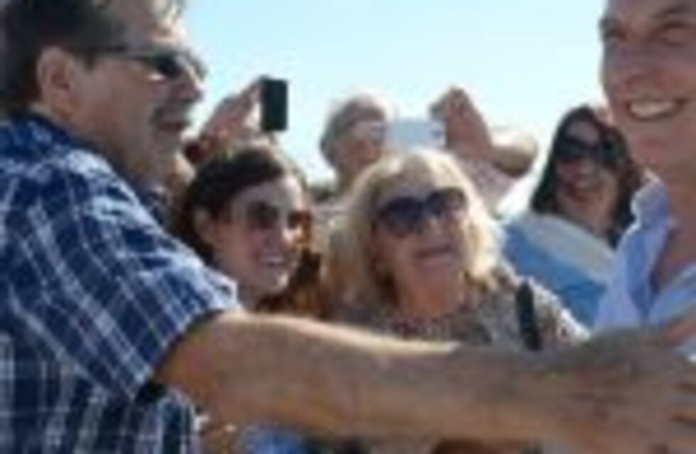 Macri, dirigentes y funcionarios de Cambiemos, realizaron el último timbreo nacional del año