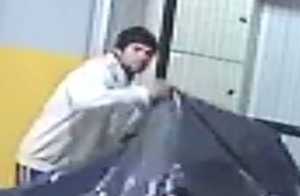 Lo sorprendieron cuando intentaba llevarse una moto de un edificio céntrico