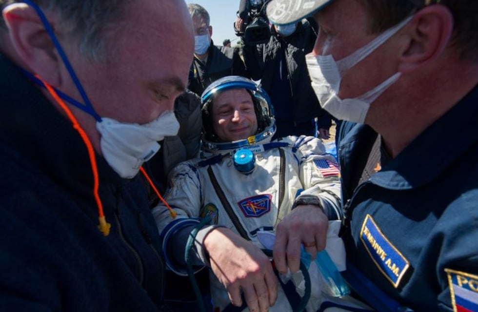 Astronautas de la Estación Espacial regresan a la Tierra en plena pandemia