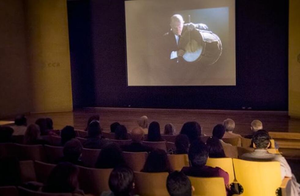 Los bombos dijeron presentes en el avant-premier del documental de los Hermanos Ábalos