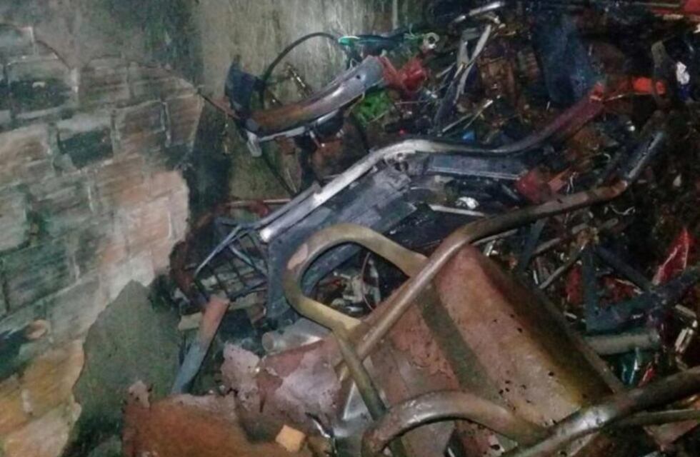 Por quemar basura terminó prendiendo fuego la casa del vecino