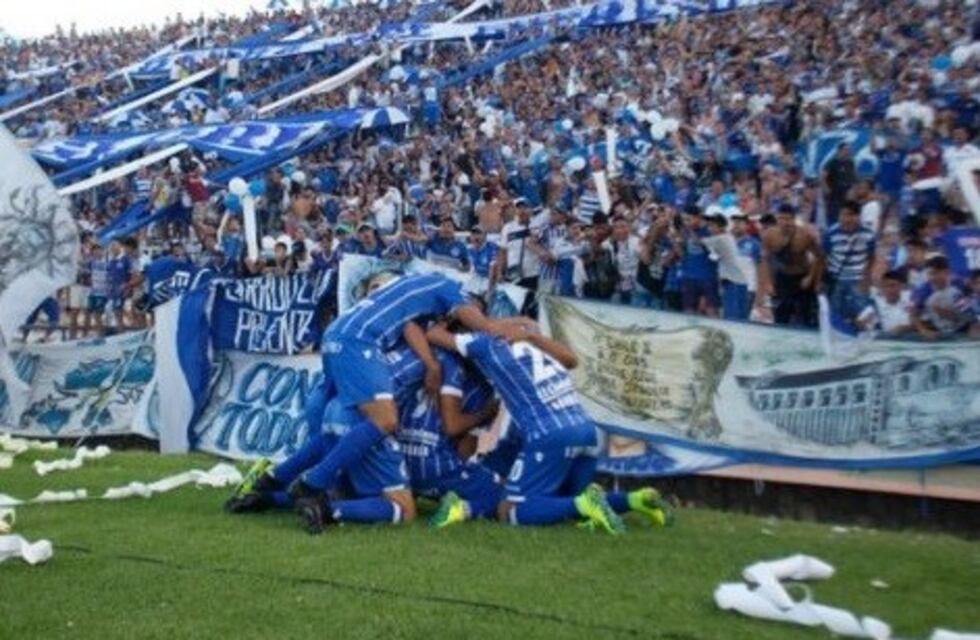Varios hinchas mendocinos no podrán ingresar a los estadios de fútbol