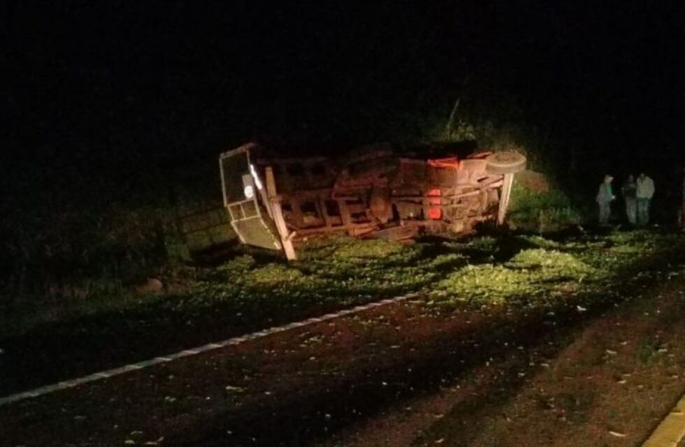 Chocaron entre dos camiones en Aristóbulo del Valle