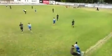 Una tremenda patada desató una batalla campal en la Liga de Luján\u002E (Captura)