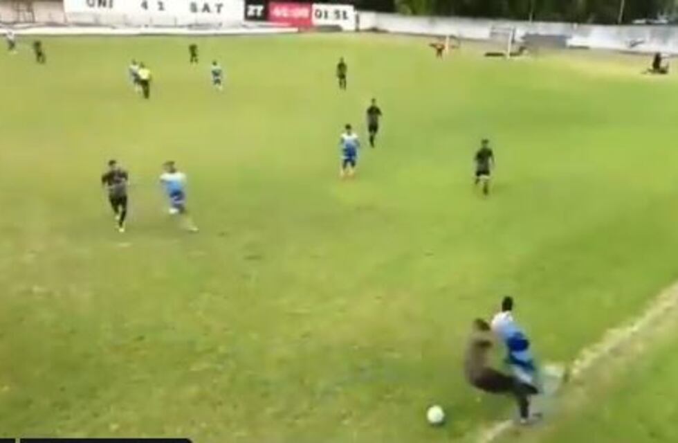 Una tremenda patada desató una batalla campal en la Liga de Luján