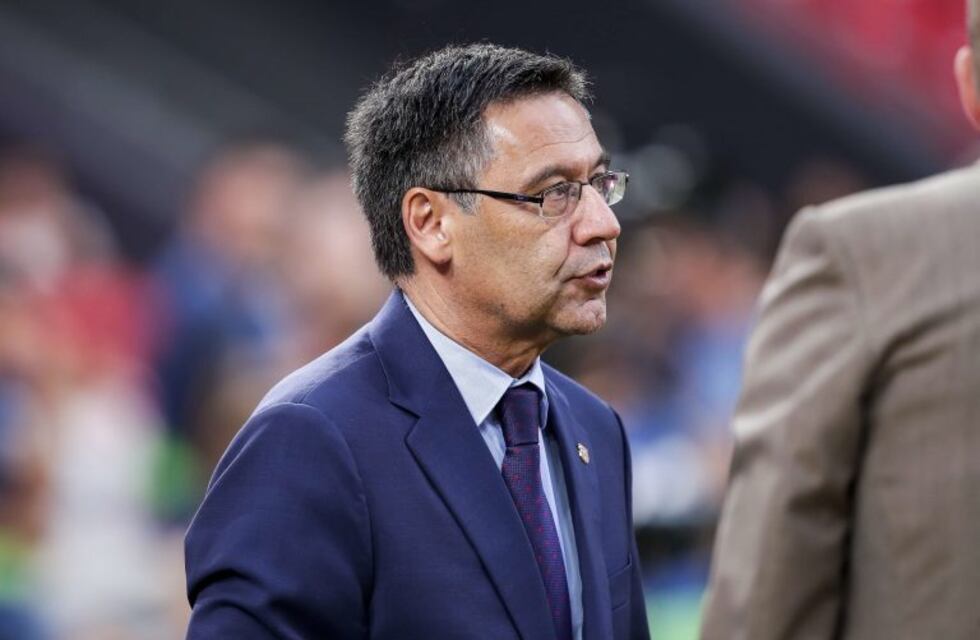 Quién es Josep Maria Bartomeu, el apuntado por la salida de Lionel Messi de Barcelona