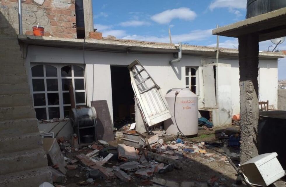 Explosión por escape de gas en una casa en el B° Ceferino