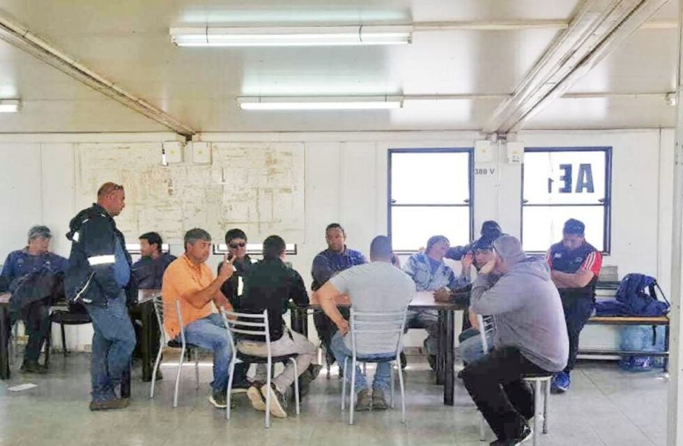 Petroleros podría iniciar un paro contra AESA