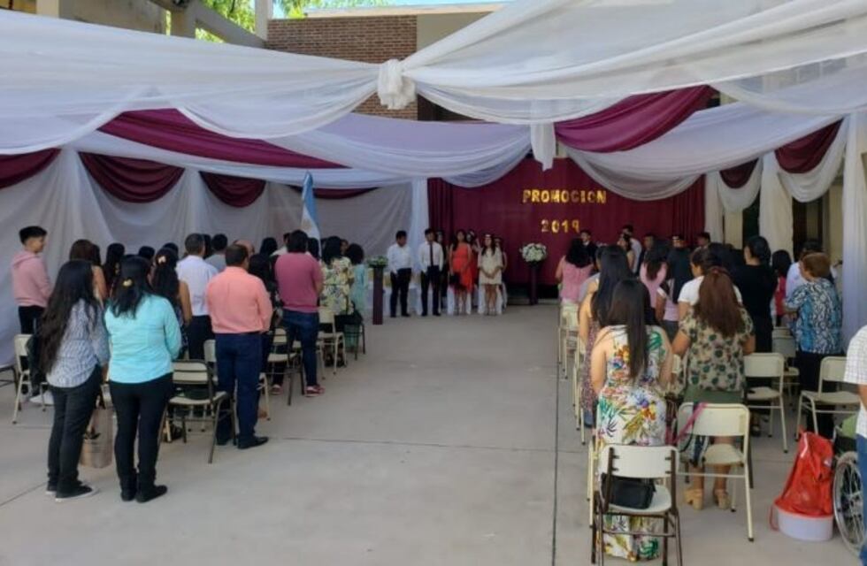 Egresaron en Yala 17 bachilleres con orientación en Ciencias Sociales y Humanidades