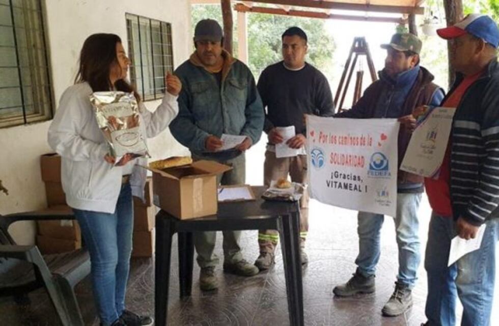 Solidaridad: jóvenes llevaron donaciones a 100 familias de los cerros tucumanos