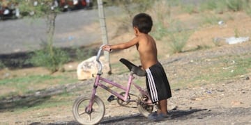 La foto de Ulises conmovió a San Juan en plena vuelta ciclística\u002E