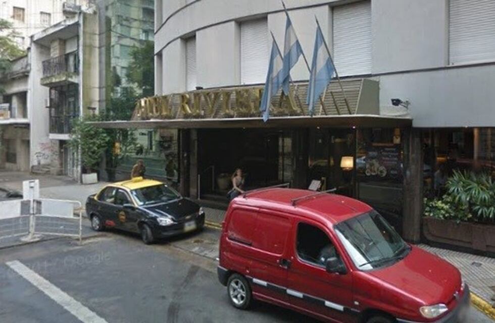 Armado y con el casco puesto asaltó al recepcionista de un hotel cuatro estrellas