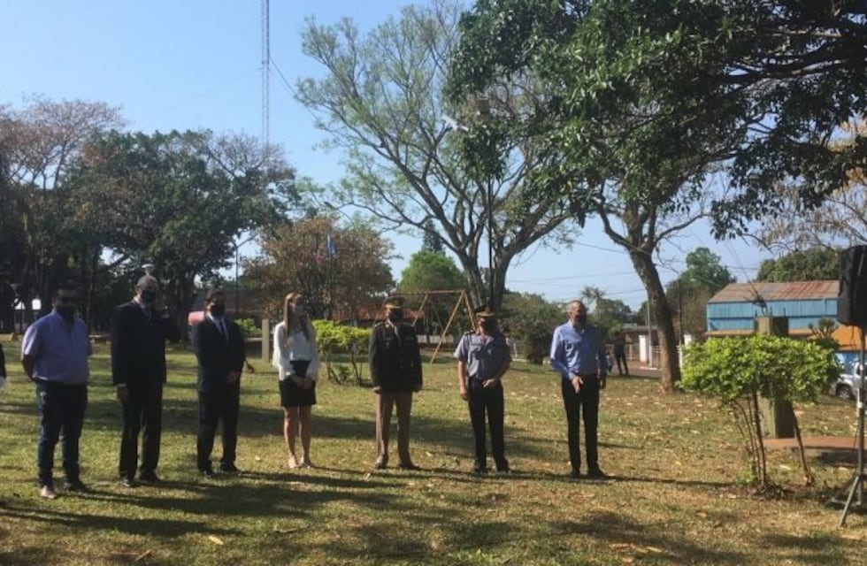 Con una ofrenda floral conmemoraron los 101 años de Eldorado