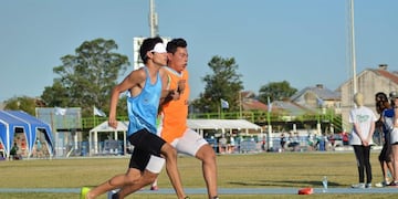 Los no videntes corren con un acompañante\u002E