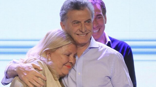 Macri abraza a Carrió en plena campaña: "Mi alma está con vos Mauricio"