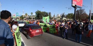 Protestas de Uocra en el nudo vial Mendoza