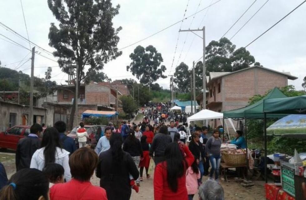 Viernes Santo: los fieles expresan su fe y devoción en el Cerro de la Cruz