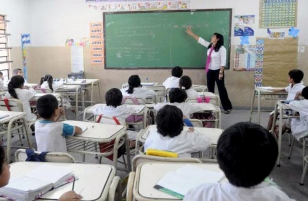 Está prohibido realizar actos religiosos en escuelas públicas de Mendoza