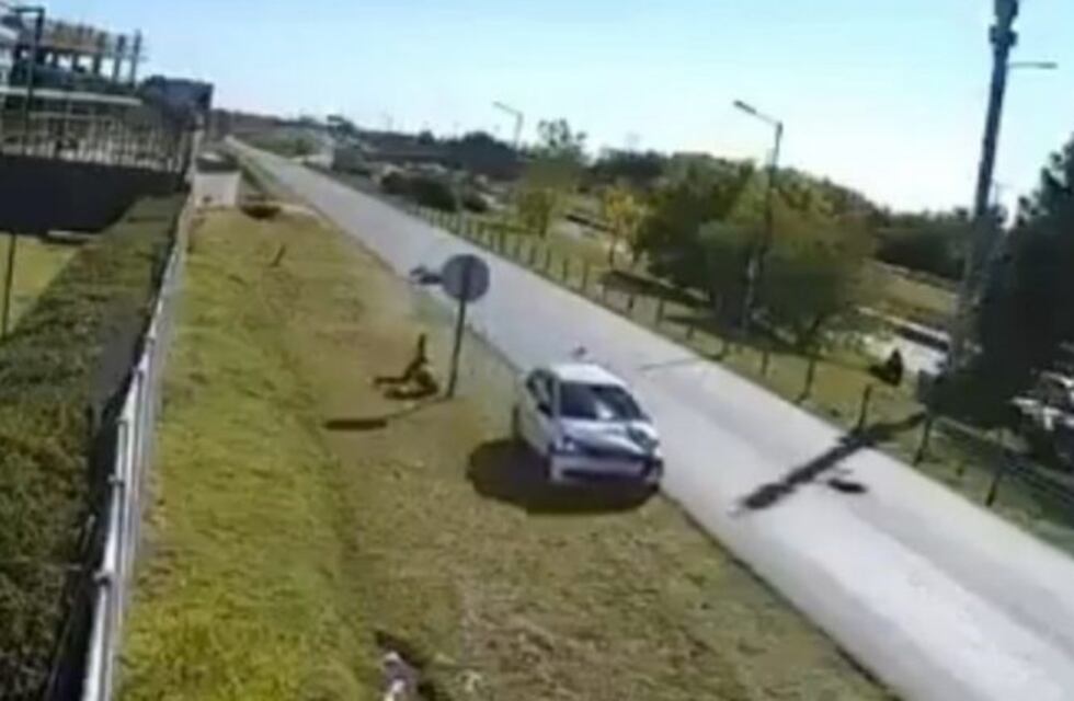 Hudson: atropelló a dos personas, mató a una, y escapó
