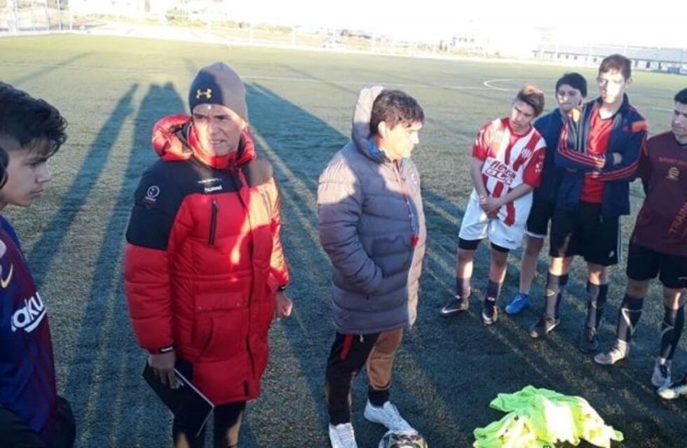 Puerto Deseado: jóvenes futbolistas fichan para el club Argentinos Juniors