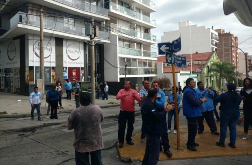 Cortes de Luz y Fuerza y cruces con vecinos en Observatorio