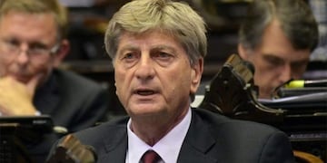 El gobernador de La Pampa dijo que el fondo provincial será para “garantizar que las tarifas sigan congeladas hasta el 30 de junio” (Web)\u002E