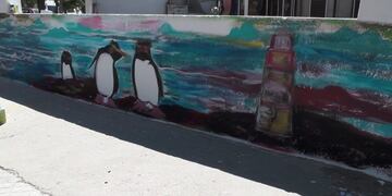 Nuevo mural turístico en el centro de Puerto Deseado