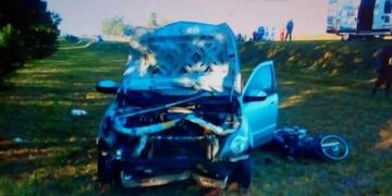 Murieron dos motociclistas en un choque sobre la ruta 105