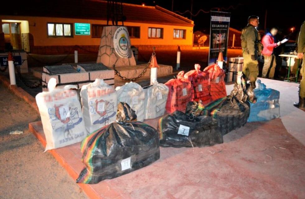 Narcos: transportaba 380 kilos de cocaína en una camioneta robada