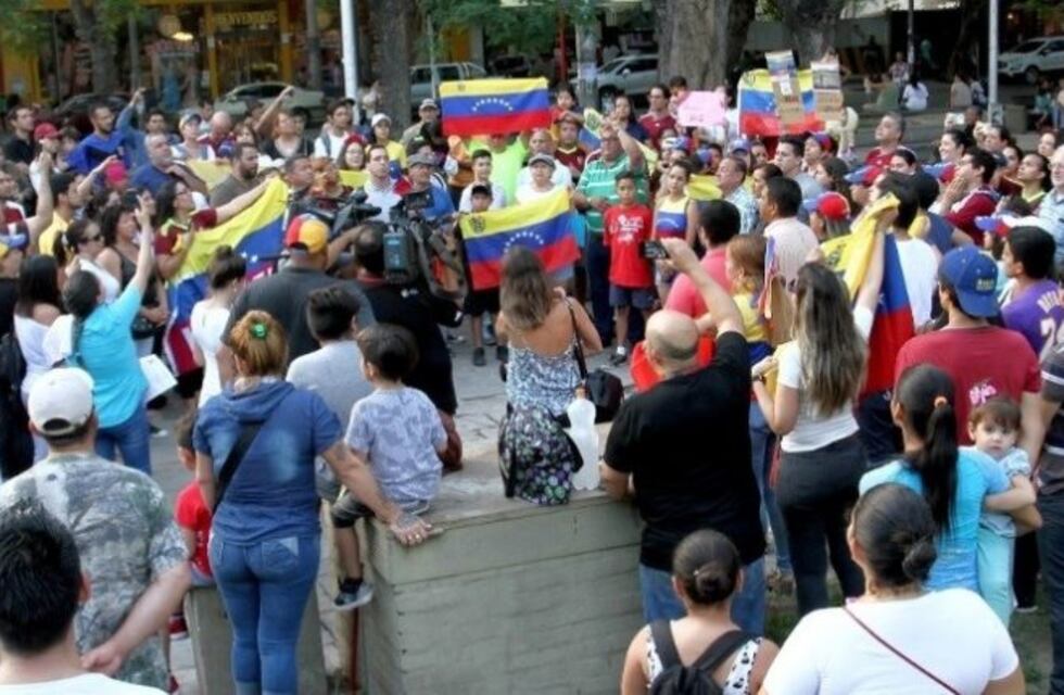 Siguen llegando más ciudadanos venezolanos a Mendoza