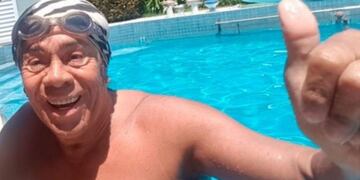 La Mona Jiménez se recupera en la pileta de su casa para volver a los bailes\u002E