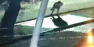 La detuvieron por amenazar y apedrear la casa de la jefa de la Comisaría de Campo Grande