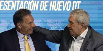 Riquelme, Ameal y Russo se reunieron tras la primera práctica de fútbol de Boca\u002E (AFP)
