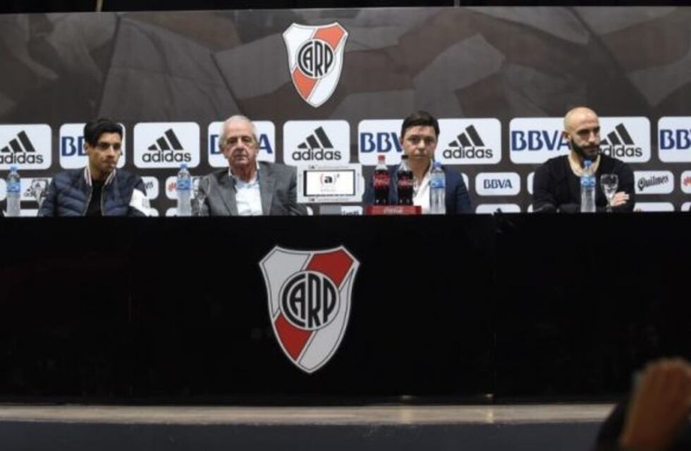 Enzo Pérez, Scocco, Pinola y Lux fueron presentados como refuerzos de River