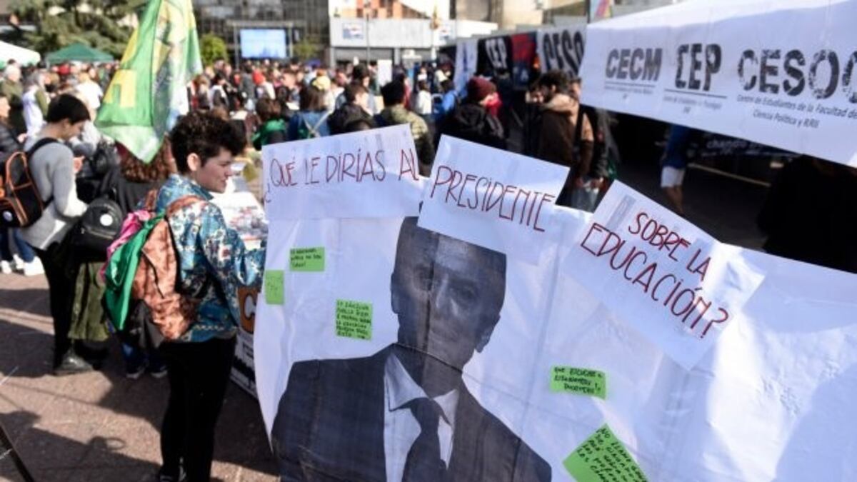 Universitarios se preparan para marchar hacia Buenos Aires el 30 de agosto\u002E