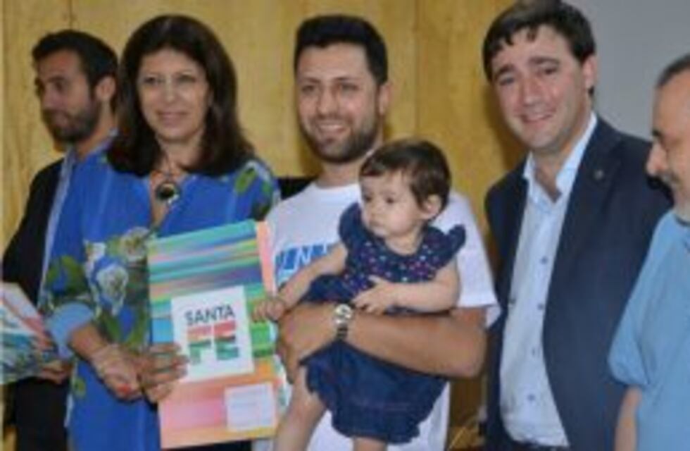 Se entregaron escrituras a familias rosarinas en el marco del programa “Protegé tu casa”