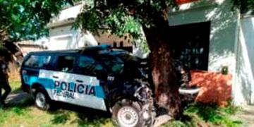 Una camioneta de la Policía Federal embistió a una mujer y su hijo de 5 años en Monte Chingolo, partido de Lanús\u002E