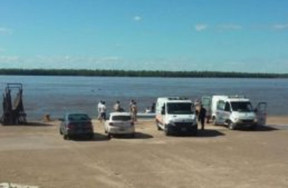 Prefectura encontró restos de la lancha accidentada en el Paraná y sigue la búsqueda del intendente desaparecido