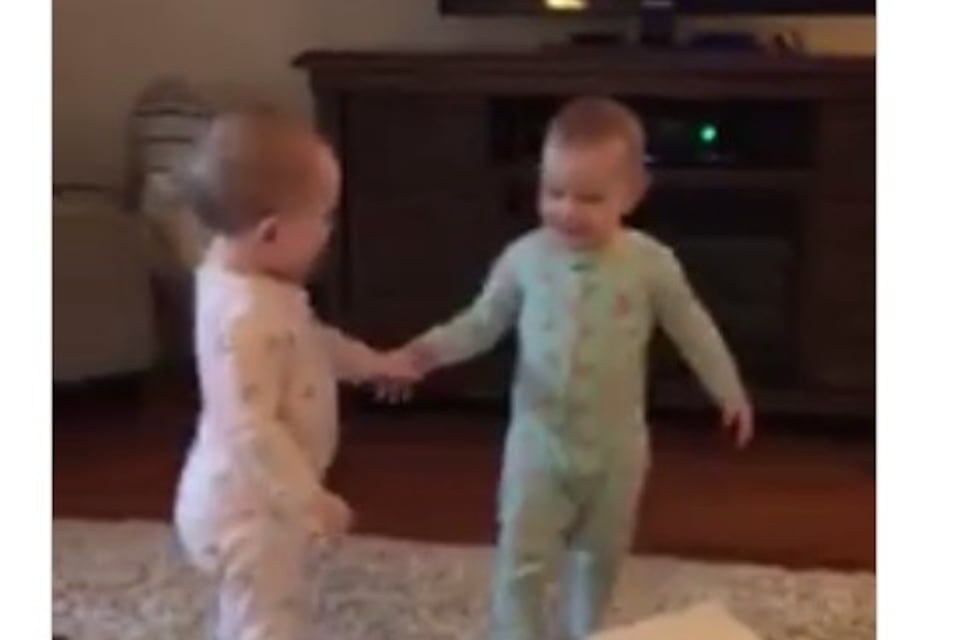 ¿Por qué los bebés daneses son los que menos lloran y los británicos los que más lo hacen?