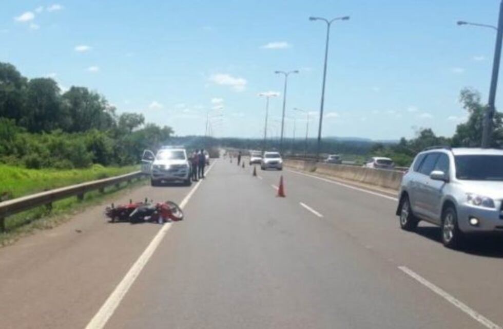 Una mujer despistó con su moto en el acceso a Garupá y sufrió heridas leves