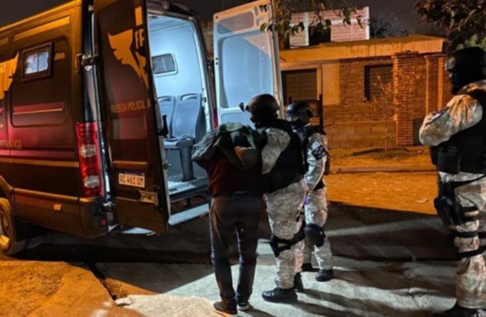 ¿Pusieron a su hijo a vender drogas? Están detenidos