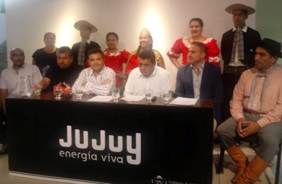 Jineteada, folclore y comidas regionales, en el Festival "Jorge Cafrune"